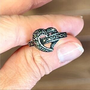 NWT Textured Heart Ring